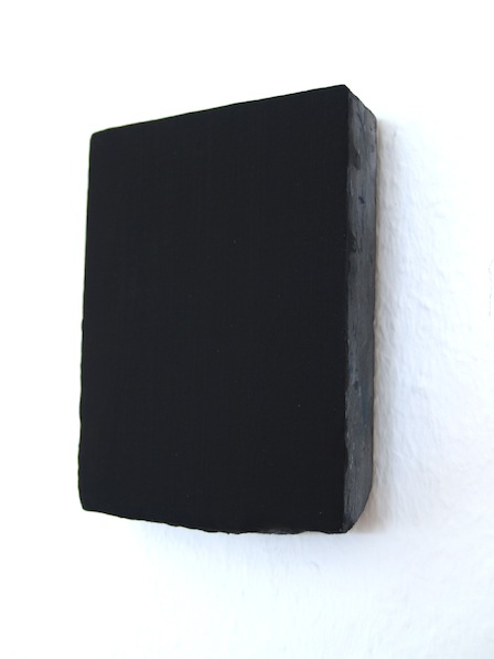 Marc Angeli peinture noir sur pierre